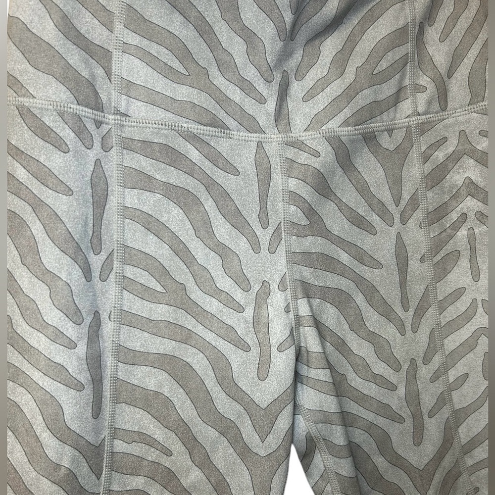 Varley Bedford Tight- Silver Zebra/ Size X-Small - Picture 8 of 10